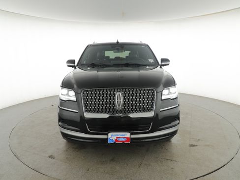Used 2023 Lincoln Navigator Reserve image 2