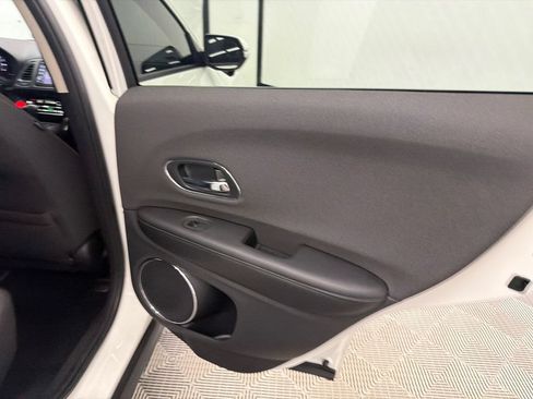 Used 2022 Honda HR-V EX image 16