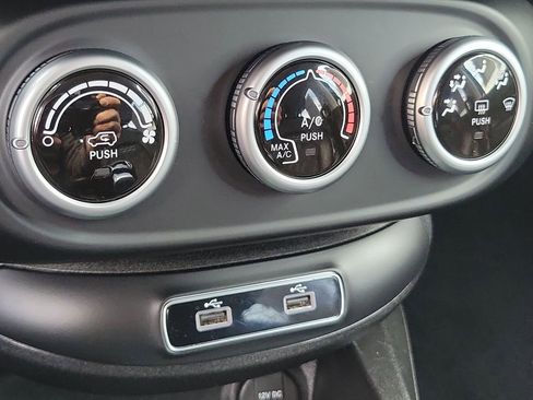 Used 2022 FIAT 500X Trekking AWD/4WD image 11