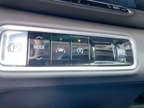 Used 2025 Buick Envision Sport Touring AWD/4WD image 23