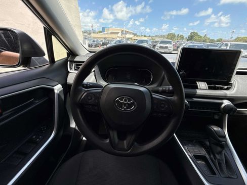 Used 2024 Toyota RAV4 LE FWD image 15
