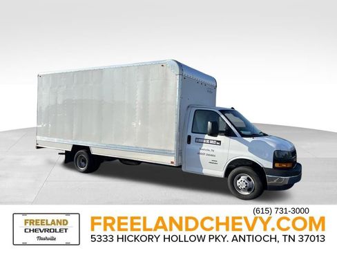 Used 2021 Chevrolet Express 4500 w/ Power Convenience Package image 1