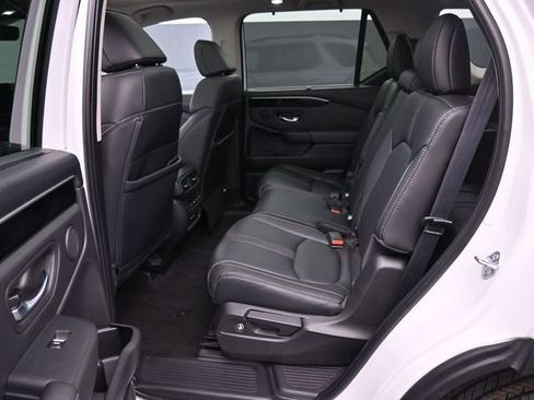 Used 2023 Honda Pilot Touring image 35