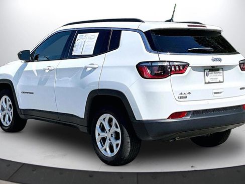 Used 2024 Jeep Compass Latitude AWD/4WD image 7