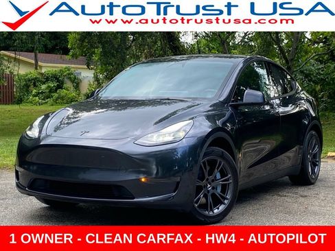 Used 2024 Tesla Model Y Long Range RWD image 1