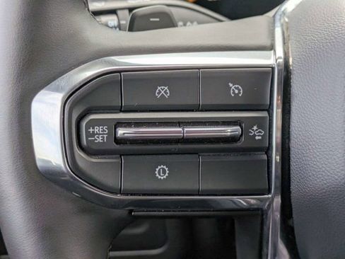 Used 2025 GMC Yukon XL Denali AWD/4WD image 27