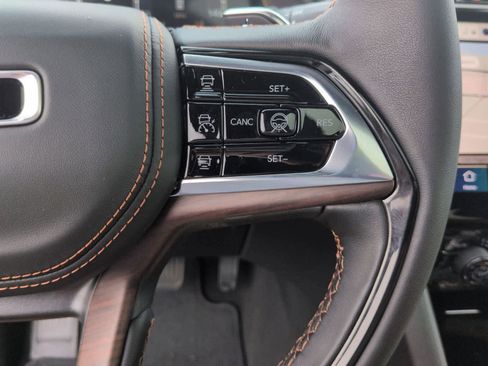 New 2025 Jeep Grand Cherokee Summit w/ Obsidian Package image 23