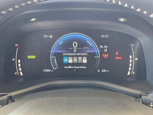 Used 2025 Toyota Camry SE image 27