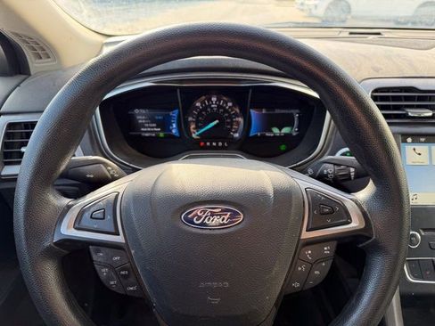 Used 2018 Ford Fusion SE image 10