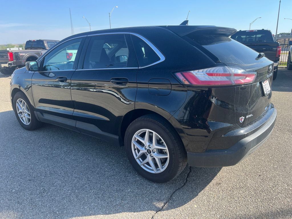 Used 2023 Ford Edge SEL AWD/4WD image 4