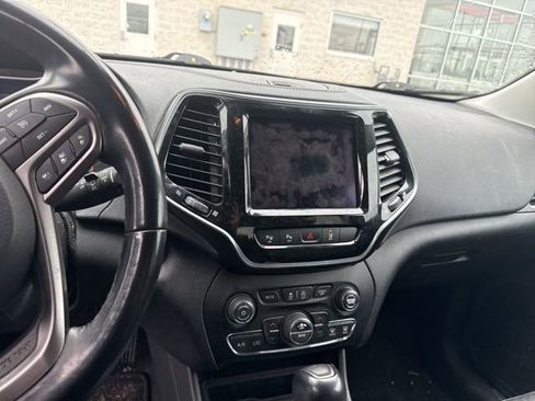 Used 2021 Jeep Cherokee Limited w/ Elite Package image 10