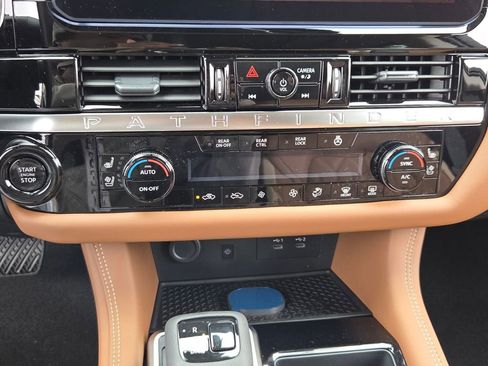 New 2026 Nissan Pathfinder Platinum image 20