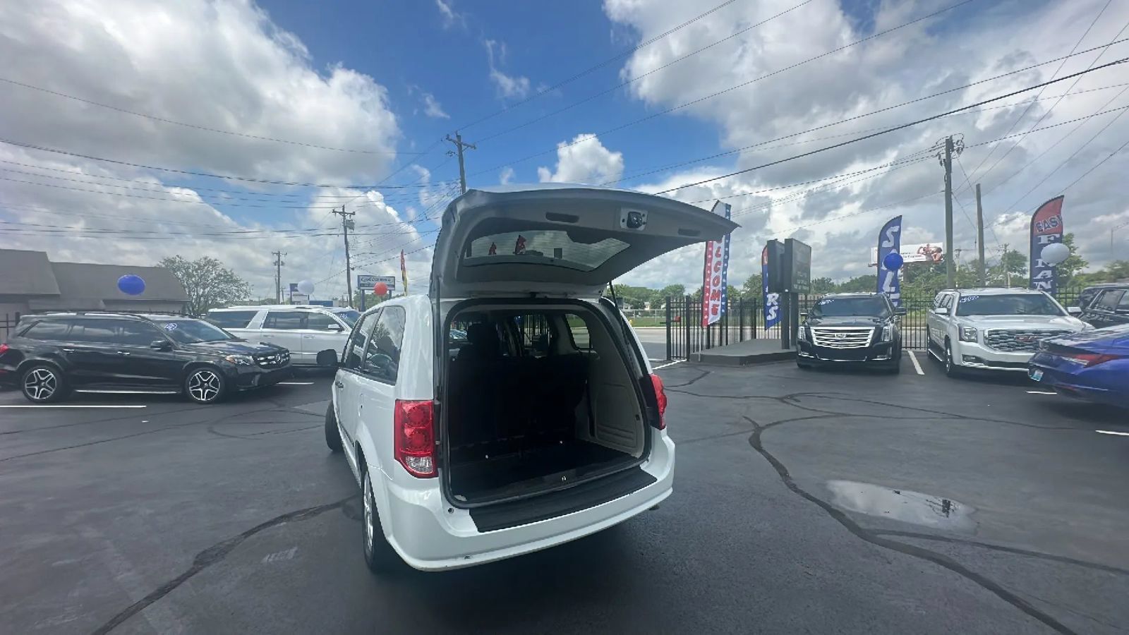 Used 2014 Dodge Grand Caravan American Value Package FWD image 15