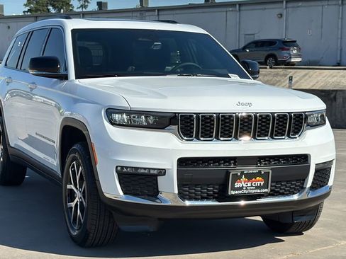 Used 2025 Jeep Grand Cherokee L Limited AWD/4WD image 7