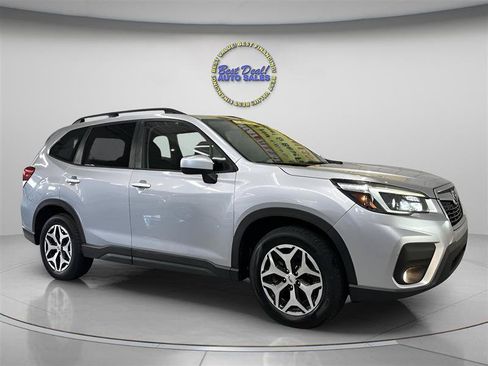 Used 2021 Subaru Forester Premium AWD/4WD image 8