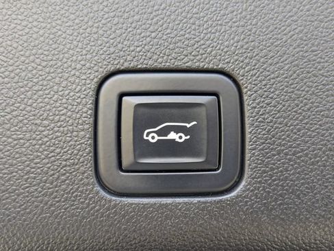 Used 2022 GMC Yukon Denali w/ Denali Premium Package AWD/4WD image 16