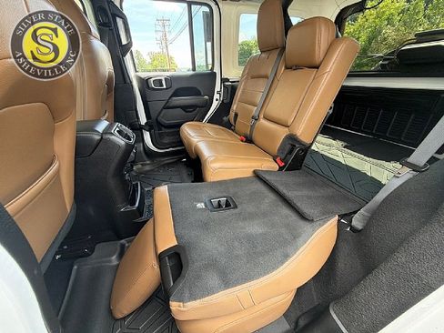 Used 2021 Jeep Wrangler Unlimited Sahara AWD/4WD image 14