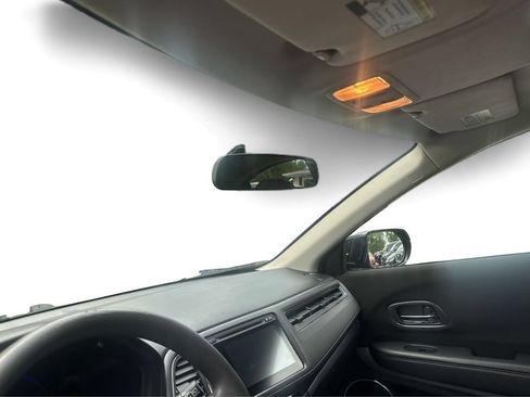 Used 2017 Honda HR-V EX image 16