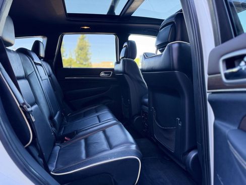Used 2014 Jeep Grand Cherokee Overland AWD/4WD image 18