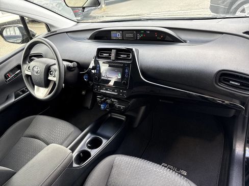 Used 2018 Toyota Prius Two w/ Prius Two Safety Plus Package FWD image 19