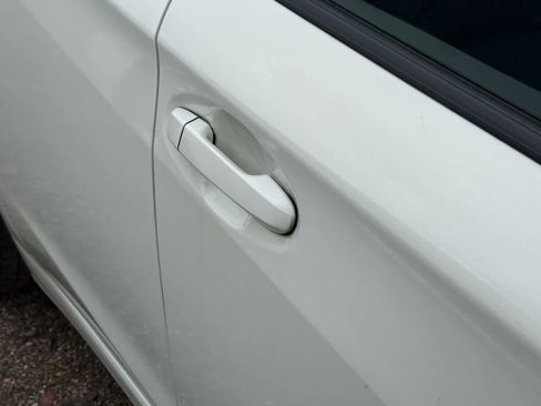 Used 2017 Subaru Impreza 2.0i Premium image 8