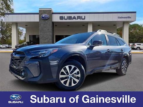 Used 2025 Subaru Outback Premium image 1