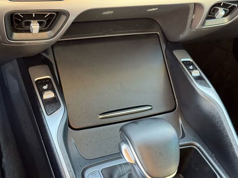 Used 2023 Kia Sorento S w/ Panoramic Sunroof Package FWD image 30