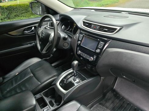 Used 2016 Nissan Rogue SL w/ SL Premium Package image 11