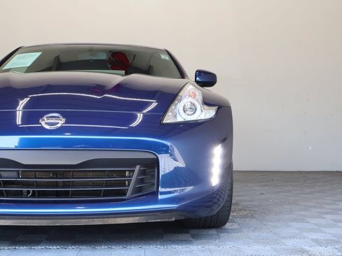 Used 2017 Nissan 370Z Coupe RWD image 5