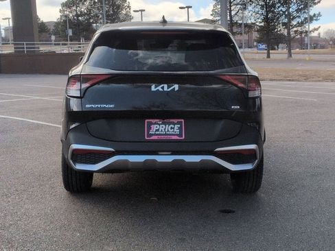 Used 2024 Kia Sportage LX image 7