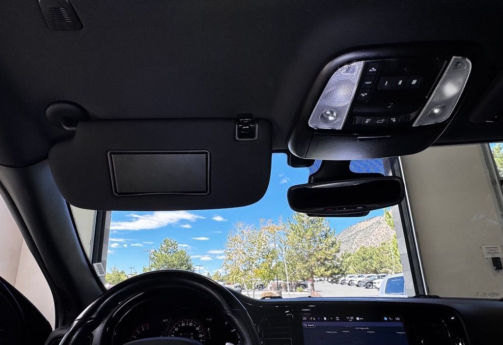 Used 2025 Dodge Durango GT AWD/4WD image 33
