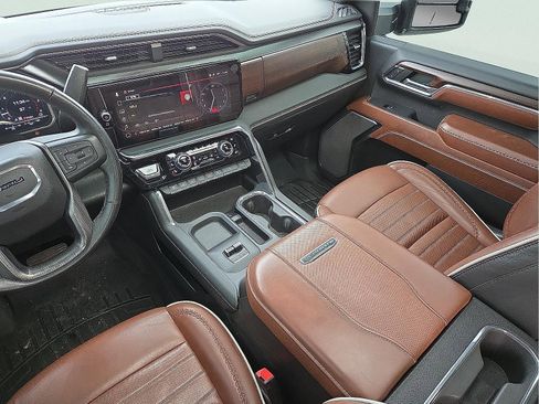 Used 2024 GMC Sierra 2500 Denali Ultimate image 12