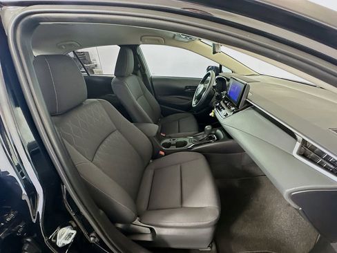 Used 2025 Toyota Corolla LE image 27