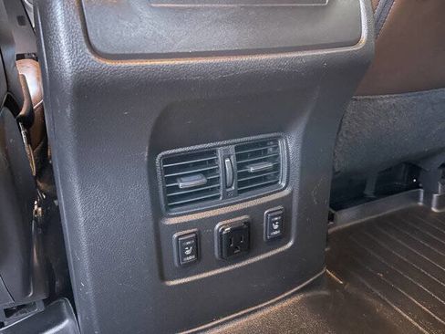 Used 2017 Nissan Titan Platinum Reserve AWD/4WD image 18