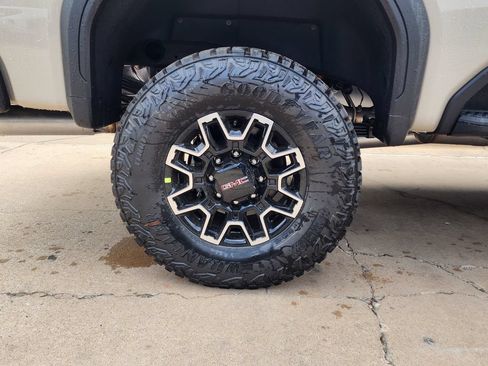 New 2026 GMC Sierra 2500 AT4X w/ LPO, Black Badging Package AWD/4WD image 58