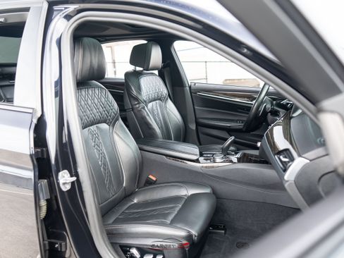 Used 2019 BMW M550i xDrive AWD/4WD image 15