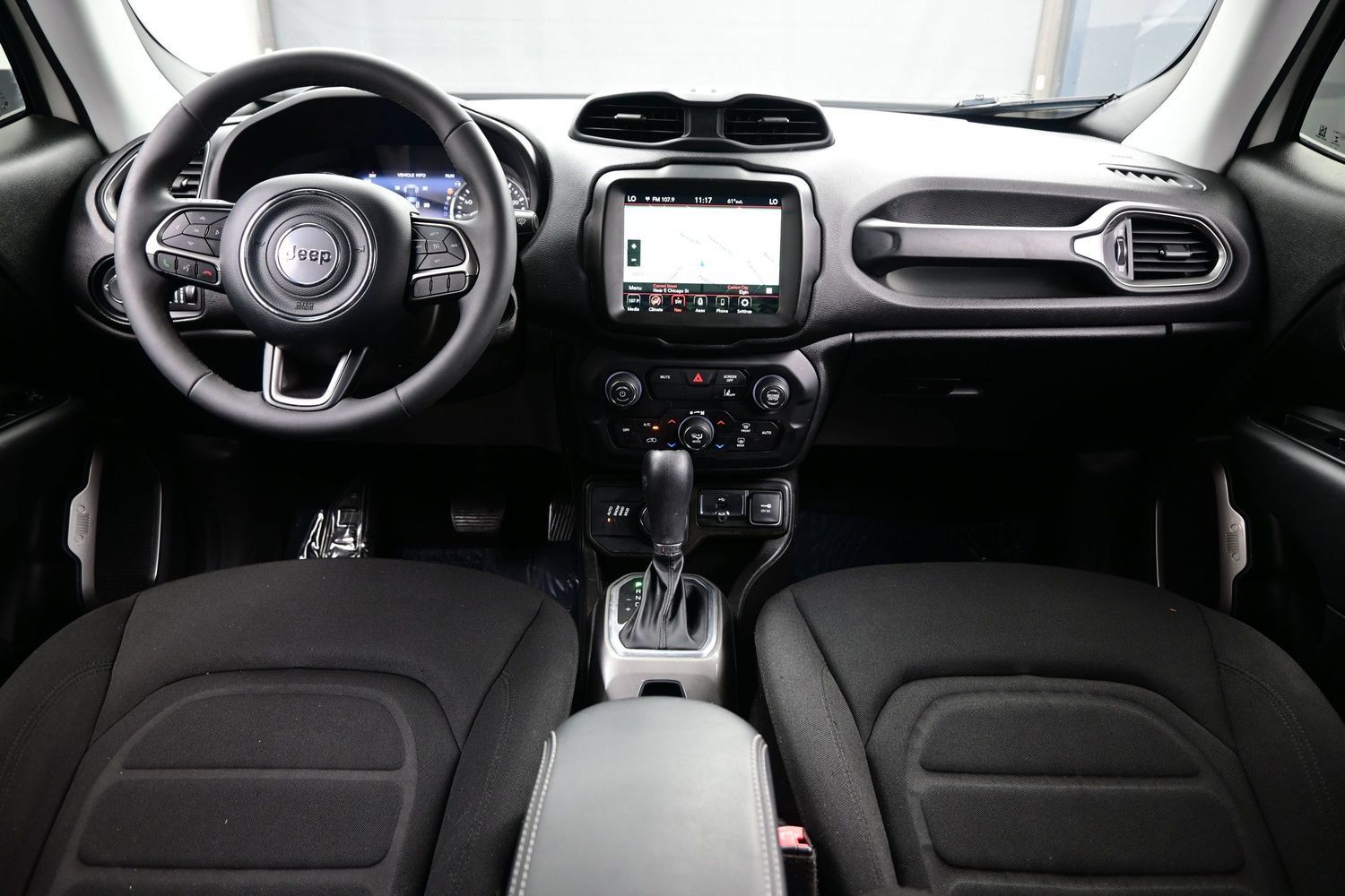 Used 2022 Jeep Renegade Latitude AWD/4WD image 18
