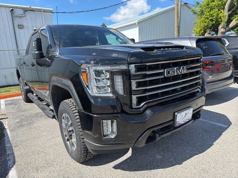 Used 2022 GMC Sierra 2500 AT4 w/ AT4 Preferred Package AWD/4WD image 2