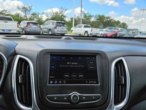 Used 2020 Chevrolet Equinox LT FWD image 13