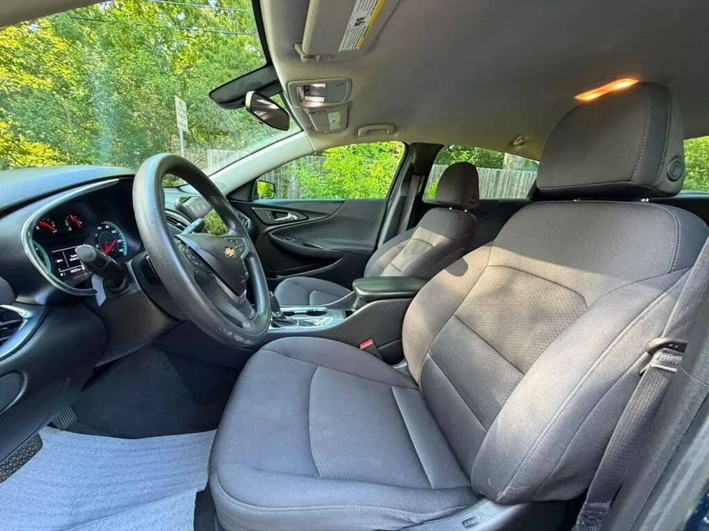 Used 2019 Chevrolet Malibu LT FWD image 10