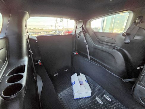 Used 2025 Chrysler Pacifica Select FWD image 36