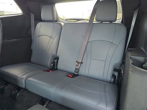 Certified 2023 Buick Enclave Essence image 17