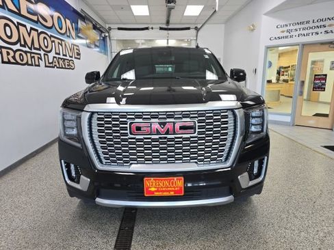 Used 2023 GMC Yukon Denali AWD/4WD image 2