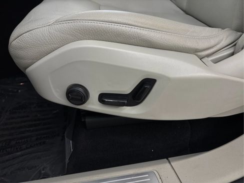 Used 2020 Volvo XC90 T6 Momentum w/ Protection Package Premier AWD/4WD image 24