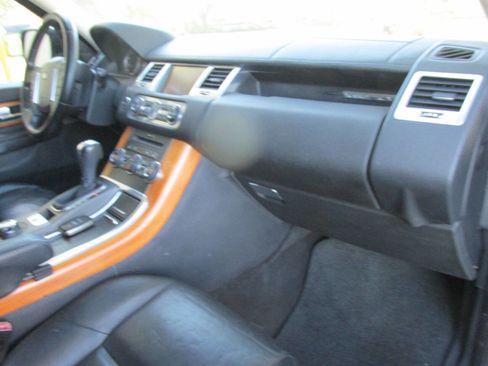 Used 2010 Land Rover Range Rover Sport HSE image 14