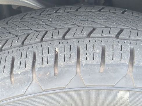 Used 2022 Chevrolet Suburban LT w/ LT Signature Package image 16