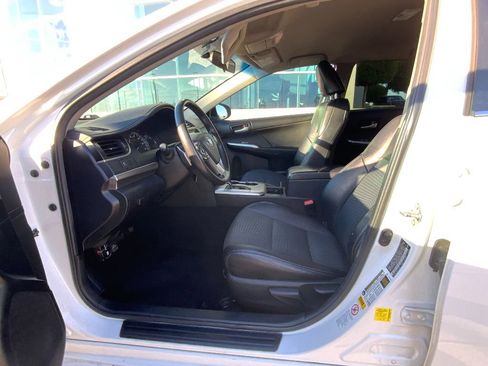 Used 2014 Toyota Camry SE image 9