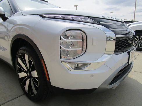 Used 2025 Mitsubishi Outlander SE AWD/4WD image 39