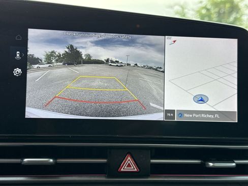 Used 2024 Hyundai Elantra SEL FWD image 36