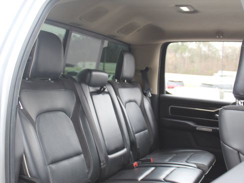 Used 2019 RAM 1500 Laramie w/ Off Road Group image 32